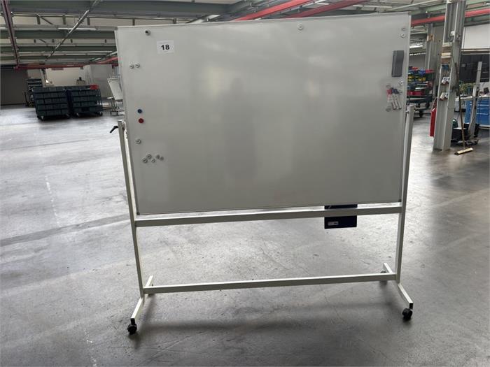 verfahrbare Weißwandtafel